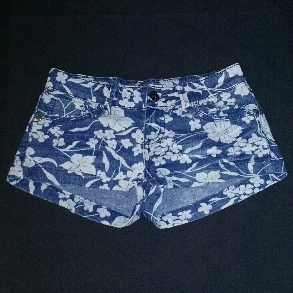 Free Culture Jeans - Indigo Denim Floral Shorts